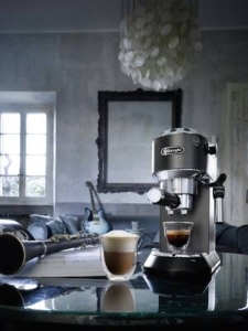 De´Longhi EC 685.BK Siebträgermaschine 15bar, Schwarz 