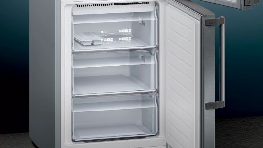 Siemens KG39NXIDR Freistehende Kühl-Gefrier-Kombination mit Gefrierbereich unten EEK:D