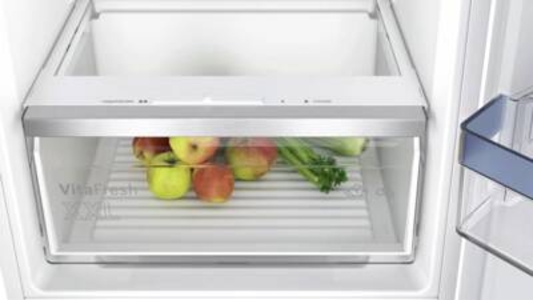 Bosch KIV86VSE0 Einbau-Kühl-Gefrier-Kombination mit Gefrierbereich unten,Schleppscharnier, EEK:E