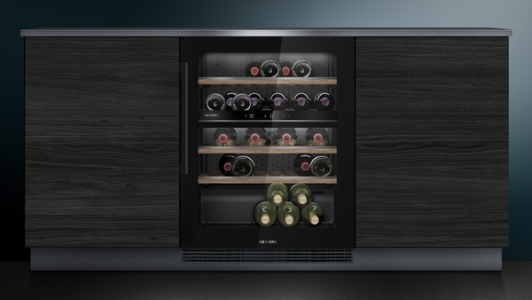 Siemens KU21WAHG0 Weinlagerschrank Schwarz 108l für 44 Flaschen à 0.75l 