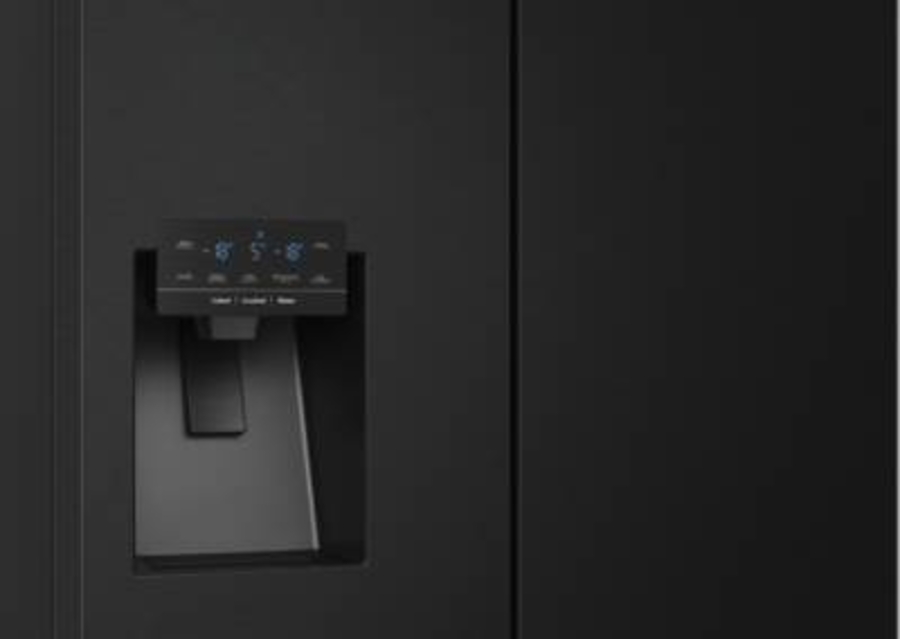 Hisense RQ760N4AFE Multi Door SidebySide mit Wassertank schwarz