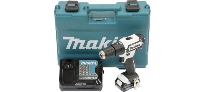 Makita HP333DSAW Akku-Schlagbohrschrauber in Weiß im Transportkoffer mit einem 2,0 Ah Akku und Ladegerät. 