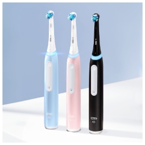 Oral-B iO Series 3 Elektrische Zahnbürste + Reiseetui Matt Black 