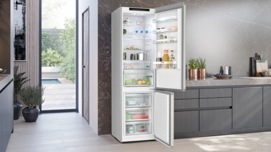 Siemens KG39N2IAF Küh-Gefrierkombination  Edelstahl NoFrost HxB:203 x 60 cm EEK:A