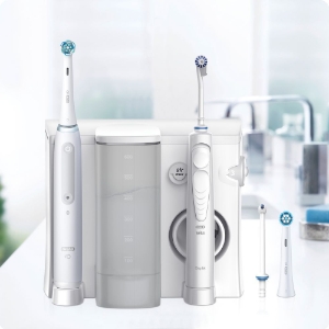 Oral-B Oral Health Center Munddusche + iO Series 4  Elektrische Zahnbürste