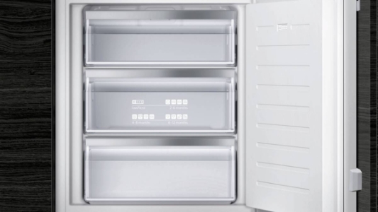 Siemens GI11VADE0 iQ500 Einbau-Gefrierschrank Flachscharnier Softeinzug 71.2 x 55.8 cm