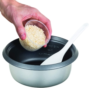 Russell Hobbs 27030-56 RH Medium Reiskocher inkl. Dampfgarer -Einsatz antihaftbeschichteter Gartopf, Reislöffel & Messbecher, 
