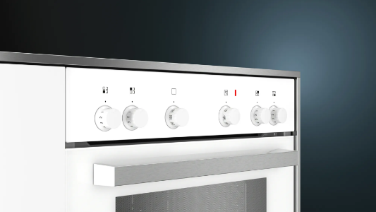 Siemens EQ110KA1WE  Herdset Weiß bestehend aus (HE010FBV1 + EA645GN17)