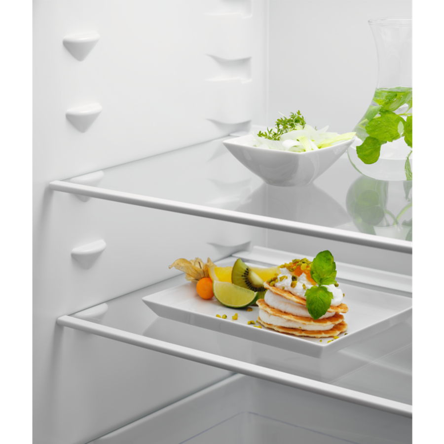 Zanussi ZNLN16ES Kühl- und Gefrierkombination Einbau Schlepptür 158cm Nische