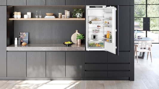 Siemens KI42LADD1 Einbau-Kühlschrank mit Gefrierfach, 122.5 x 56 cm Flachscharnier mit Softeinzug