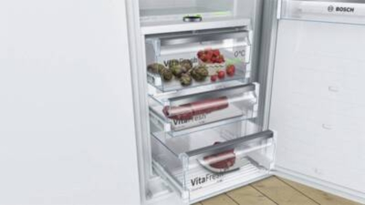 Bosch KIF82PFE0 Serie 8  Einbau-Kühlschrank mit Gefrierfach  Festtür