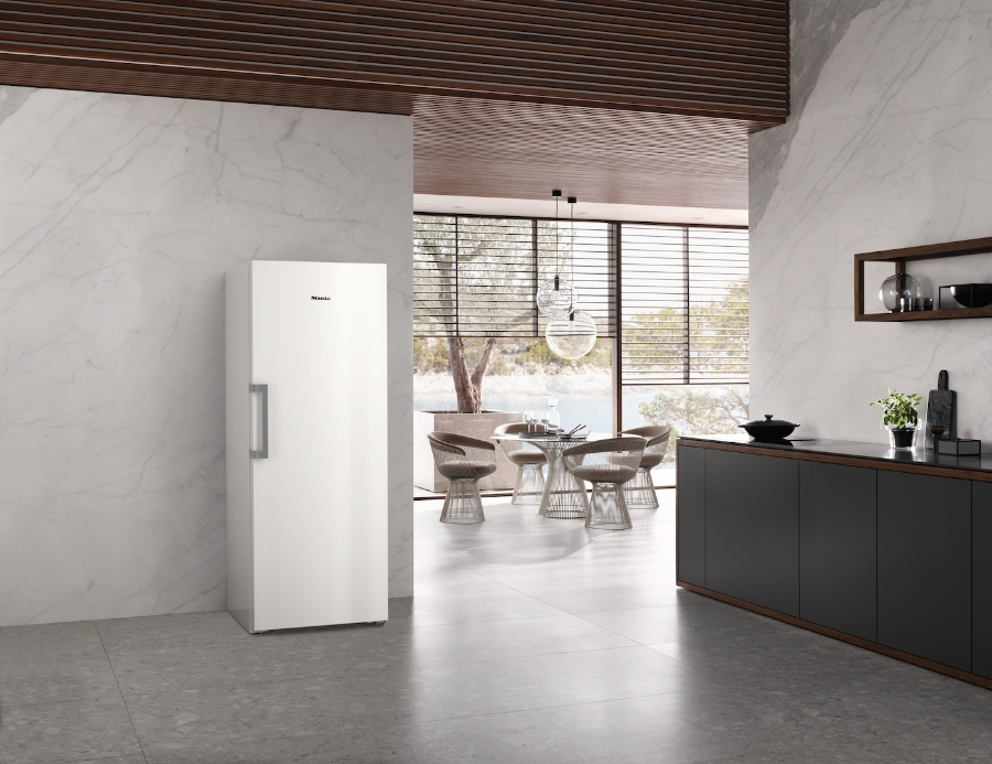 Miele FN 4778 C ws Freistehender Gefrierschrank NoFrost 