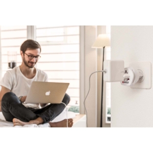Skross SKR1500206E Reise-Adapter Reiseadapter Combo  World für Schweiz mit Schutzkontakt