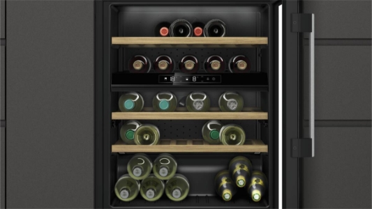 Neff KU9213HG0 N70 Einbau-Weinkühlschrank 82 x 60 cm Schwarz