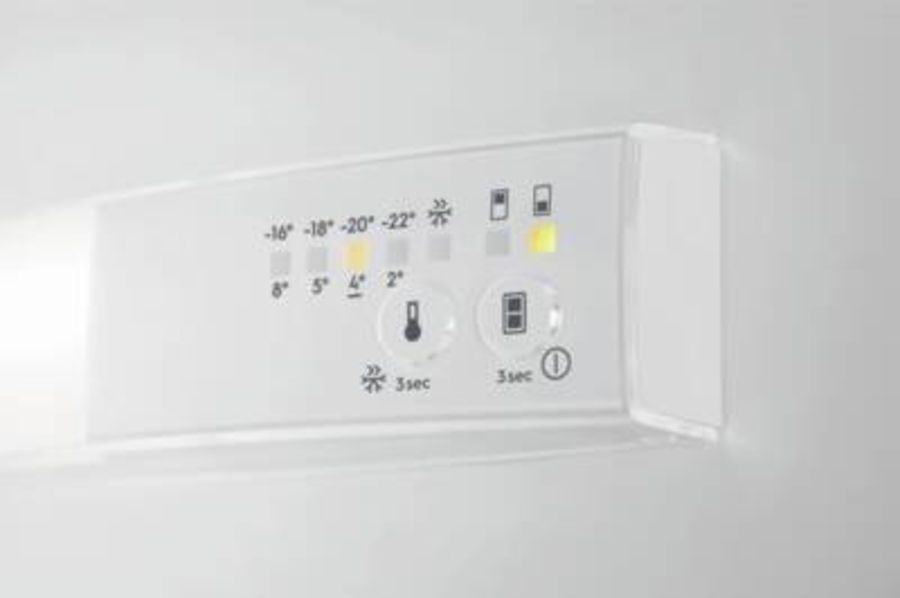 AEG SCE618E5TS Kühl-/Gefrierkombinationen Einbau 178cm NoFrost Schlepptürtechnik