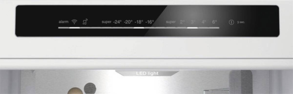 Siemens KG39NSBBF IQ700 Kühl-Gefrierkombination 203 x 60 cm, Schwarz Tür aus schwarzem, satinierten Glas