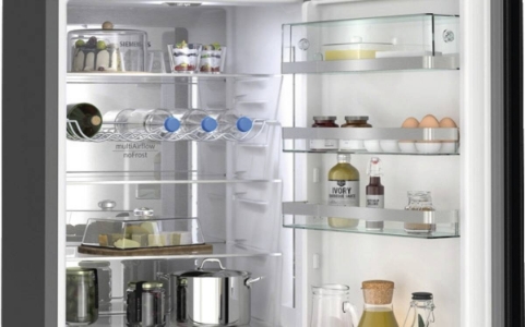 Siemens KG39NSBBF IQ700 Kühl-Gefrierkombination 203 x 60 cm, Schwarz Tür aus schwarzem, satinierten Glas