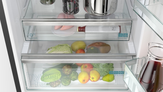 Siemens KG49NSBBF IQ700 Kühl-Gefrierkombination 203 x 70 cm, Schwarz Tür aus schwarzem, satinierten Glas