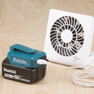 Makita DECADP05 USB-Akku Adapter LXT, 18 V 14,4V-18V • Li-ion 