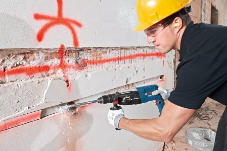 BOSCH Professional GBH 2-28 F Bohrhammer mit SDS plus 3,2 J SDS-Plus-Aufnahme, Inkl. 3 x Bohrer & Meißel