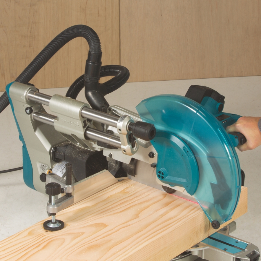 Makita LS1219L Kapp- und Gehrungssäge 1.800 W • 3.200 U/min • 305 mm 