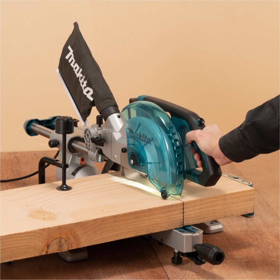 Makita LS0816F Kapp- und Gehrungssäge 1.200 W • 5.000 U/min • 216 mm