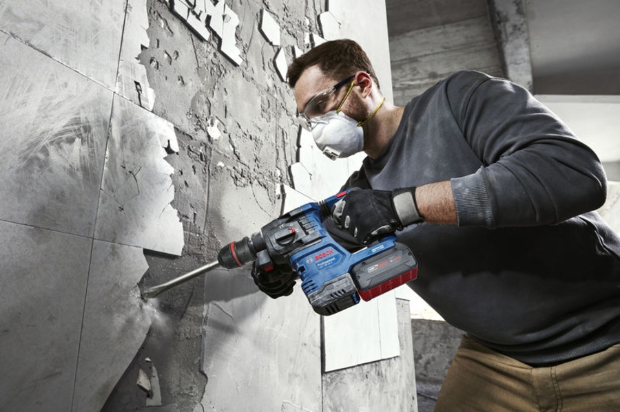 BOSCH Professional GBH 18V-22 X Akku-Bohrhammer mit ONECHUCK  mit 2 x Akku GBA 18V 4.0Ah  0611924001