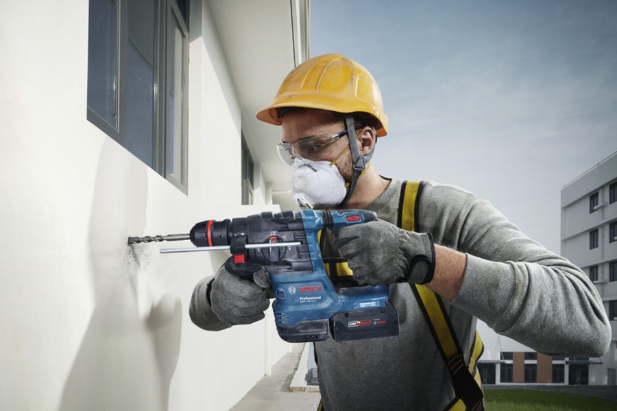 BOSCH Professional GBH 18V-22 X Akku-Bohrhammer mit ONECHUCK  mit 2 x Akku GBA 18V 4.0Ah  0611924001