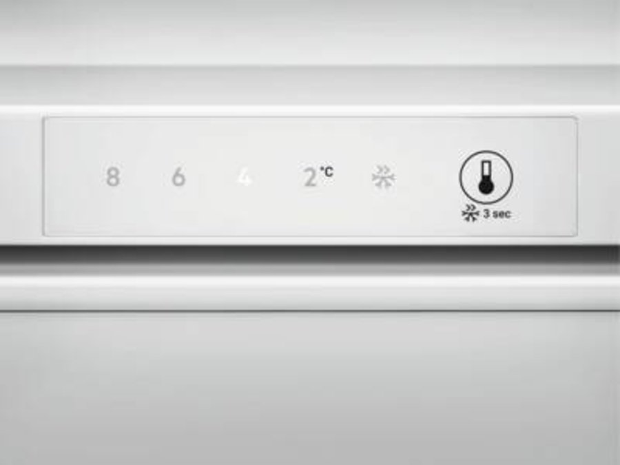 AEG RTS811DXAW 