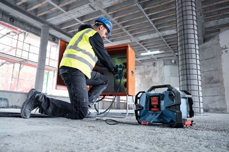BOSCH Professional GPB 18VH-6 SRC Professional Akku-Radio 