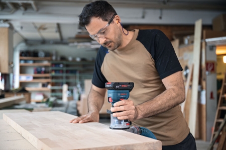 BOSCH Professional GKF 18V-8 Akku-Kantenfräse 06016C2001