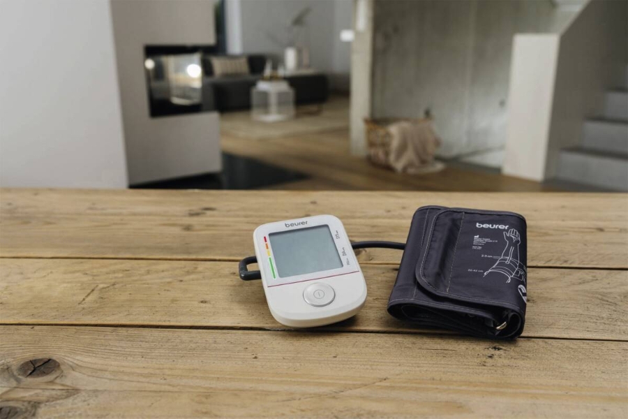 Beurer BM 38 Oberarm Blutdruckmessgerät Weiss 