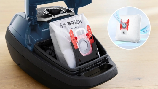 Bosch BGL8XPER Serie 8  Staubsauger mit Beutel XL-Polsterdüse, XXL-Fugendüse, 700 W, blau 