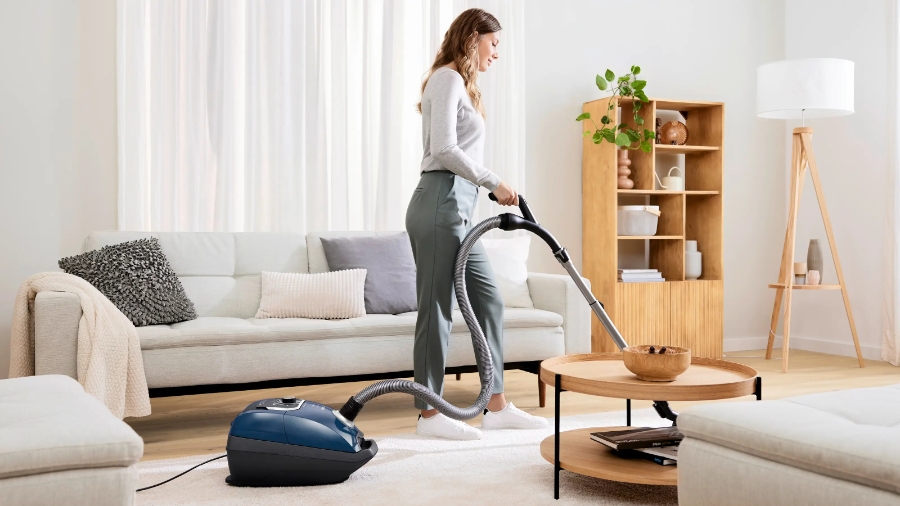 Bosch BGL8XPER Serie 8  Staubsauger mit Beutel XL-Polsterdüse, XXL-Fugendüse, 700 W, blau 